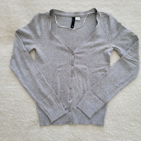 H&M grey v neck lightweight cardigan - Picture 5 of 9